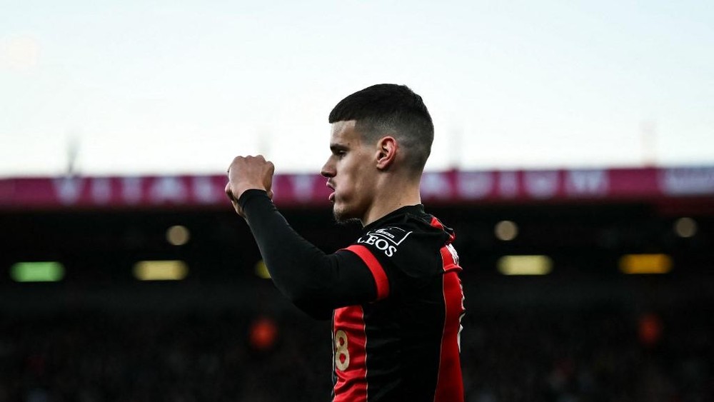 Gila! Liverpool Rekrut Bek Muda Sensasional, Robertson Terancam Tersingkir? 2 Gila! Liverpool Rekrut Bek Muda Sensasional, Robertson Terancam Tersingkir?